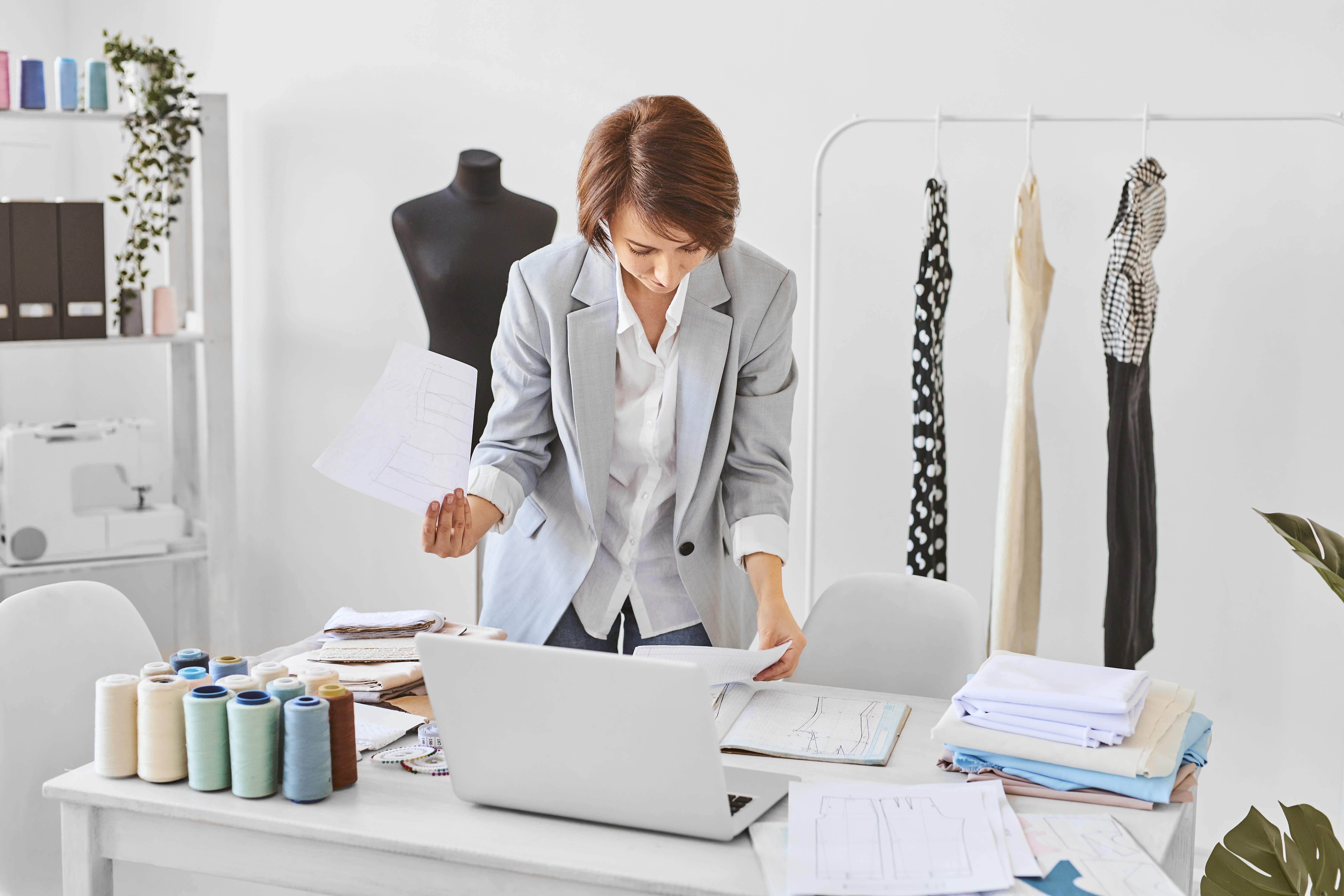 Garment Costing and Pricing for Apparel Brands: BOM, Landed Cost, Margin Targets, and Channel Pricing