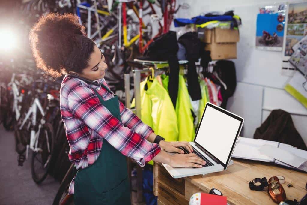How Lean Inventory Can Help Apparel Brands Cut Costs